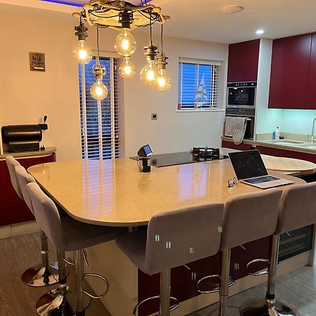 3 Bedroom Deganwy Sea View Beach House Ll31 Exterior foto