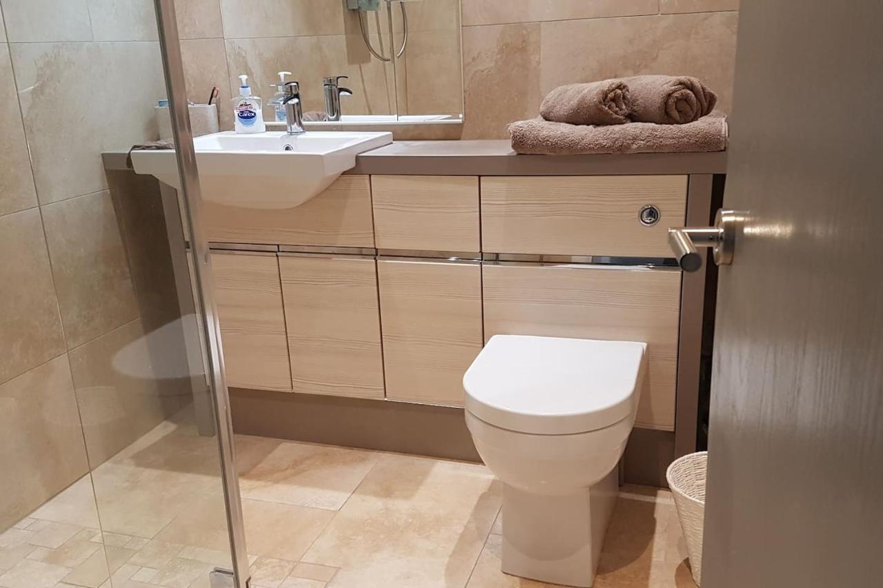 3 Bedroom Deganwy Sea View Beach House Ll31 Exterior foto
