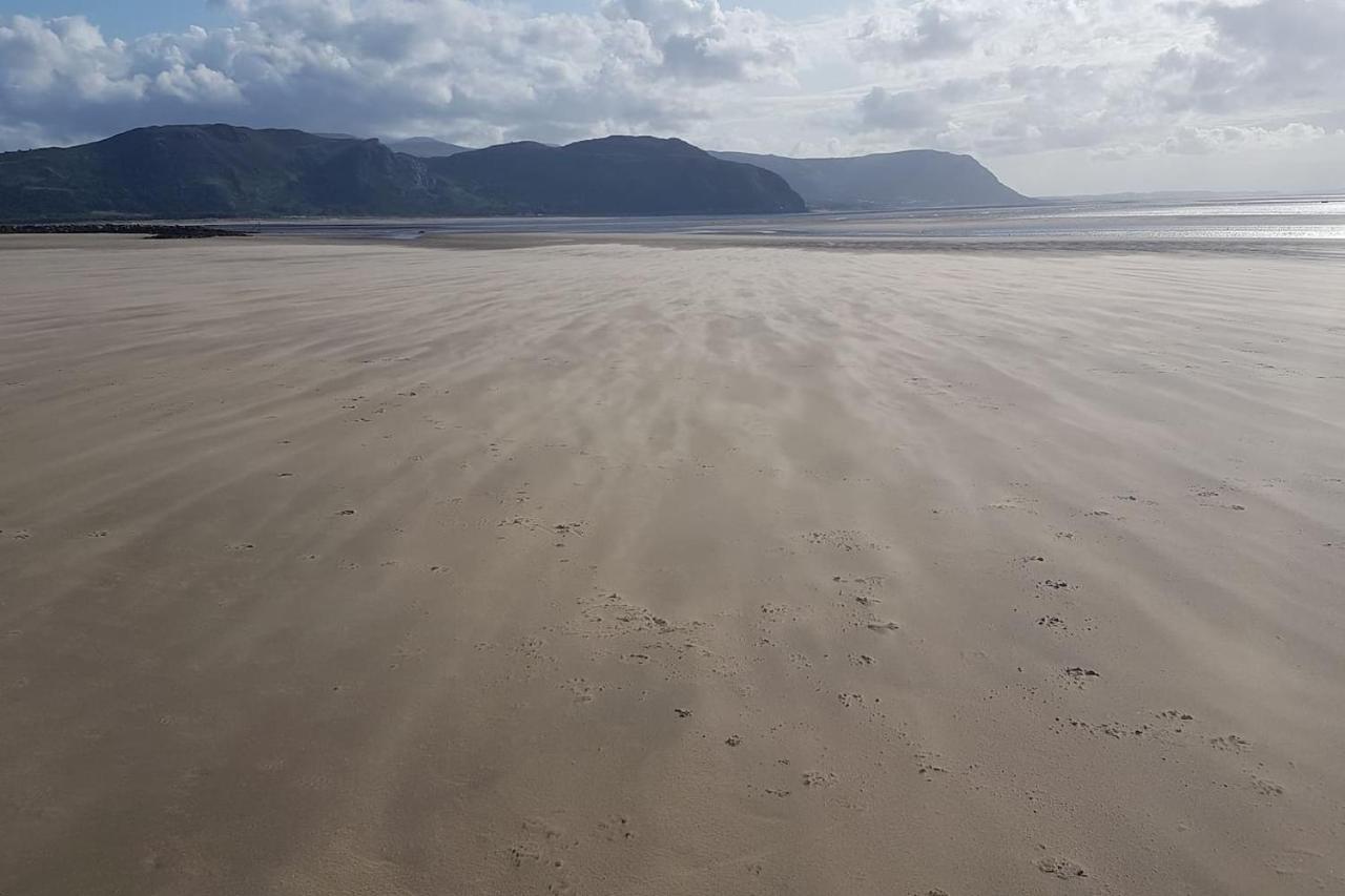 3 Bedroom Deganwy Sea View Beach House Ll31 Exterior foto