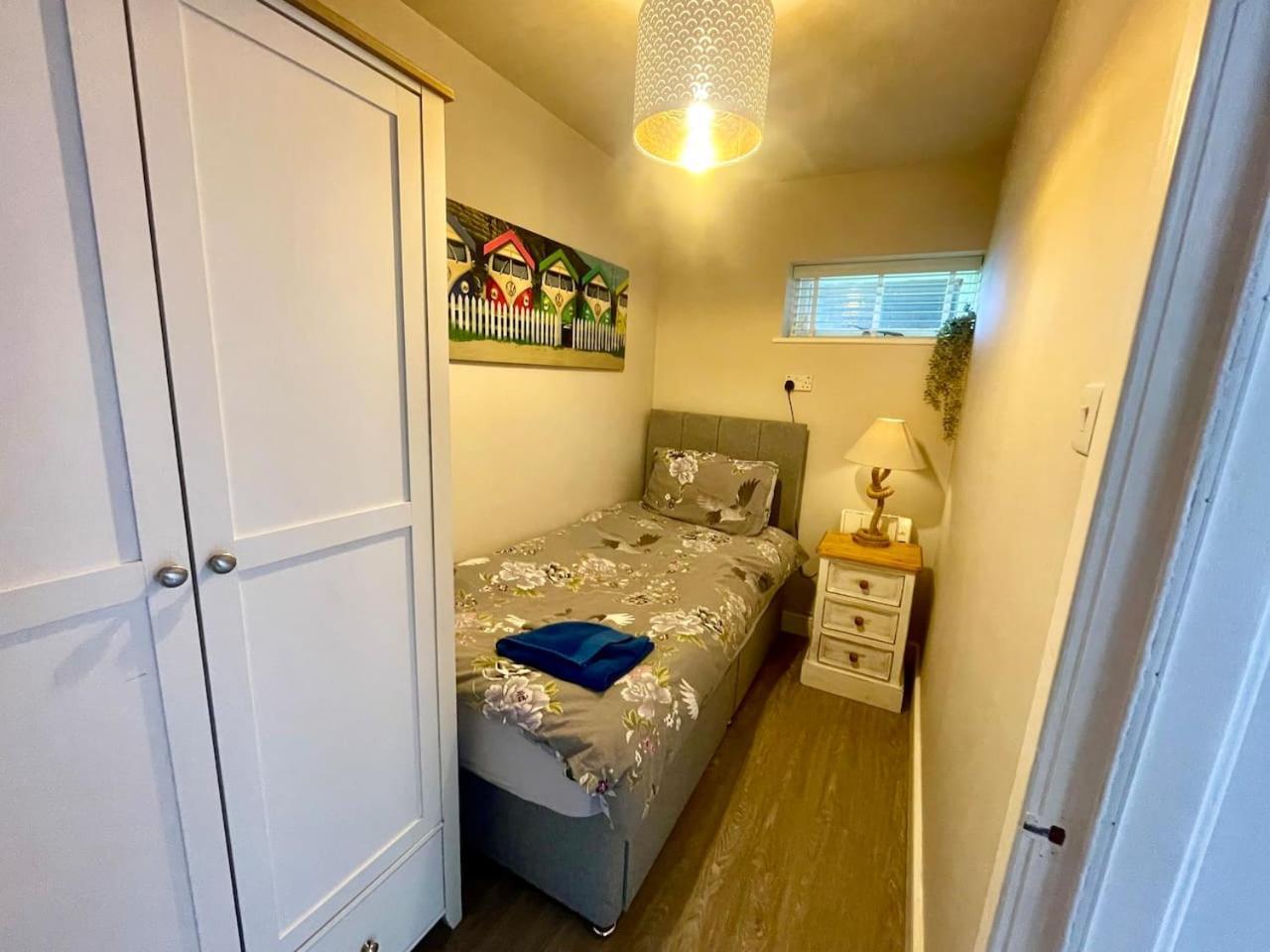 3 Bedroom Deganwy Sea View Beach House Ll31 Exterior foto